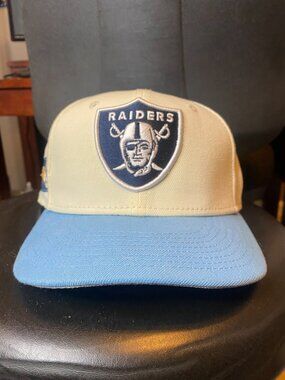 New Era 59FIFTY Hat Club - Oakland Raiders 7 1/8 Blue Hat Club Cereal